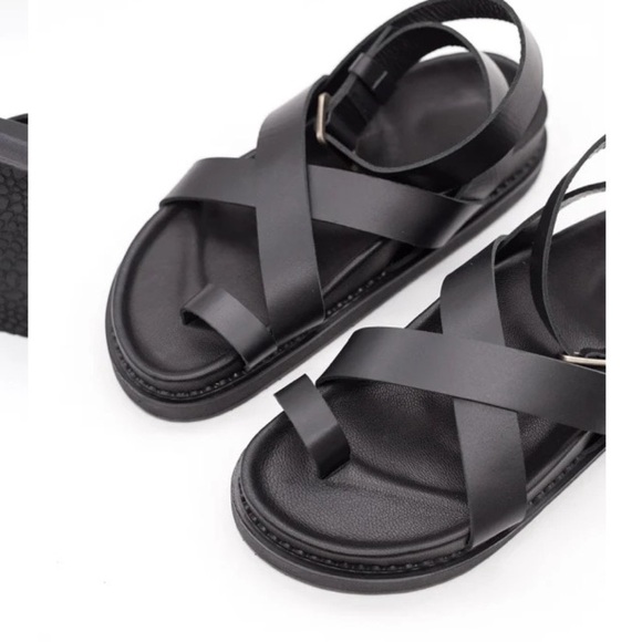 NWOT! LIBERTE BRONTE Genuine Leather Stylish Black Sandals. - Picture 4 of 12